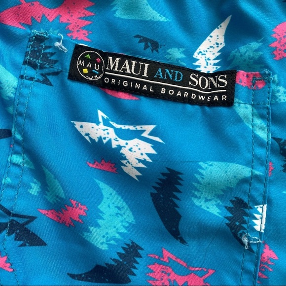 Maui‎ and Sons graphic swimsuit trunks - Picture 4 of 6